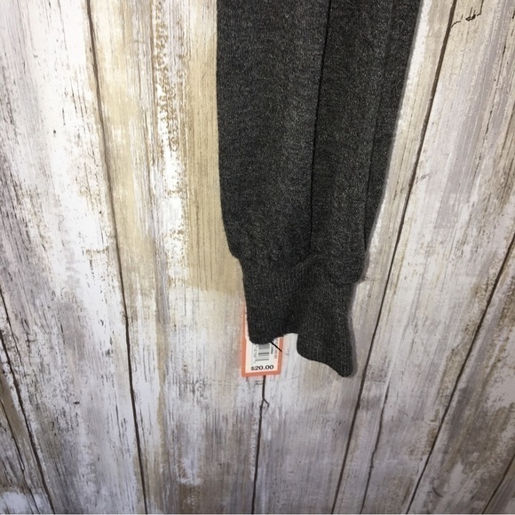 NWT Colsie Grey Banded Waist Long Sleeve - Picture 3 of 4